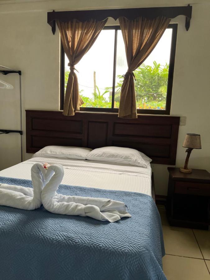 Aparthotel La Pina, Rio Celeste Extérieur photo